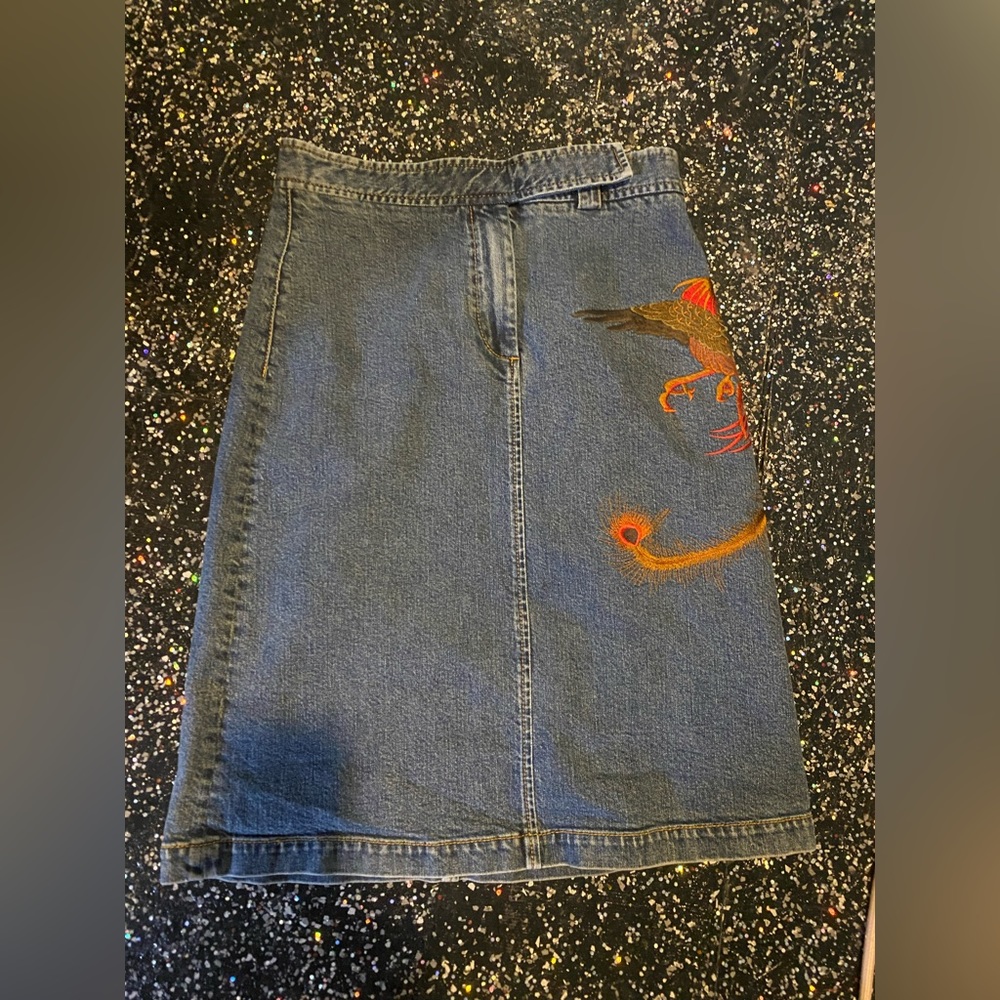 VINTAGE DKNY DENIM SKIRT WITH EMBROIDERY